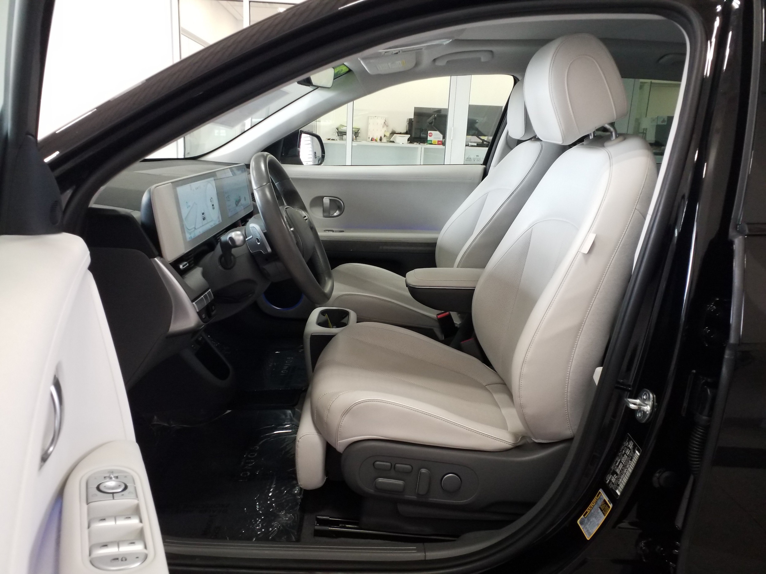 2023 Hyundai IONIQ 5 Limited - Photo 12