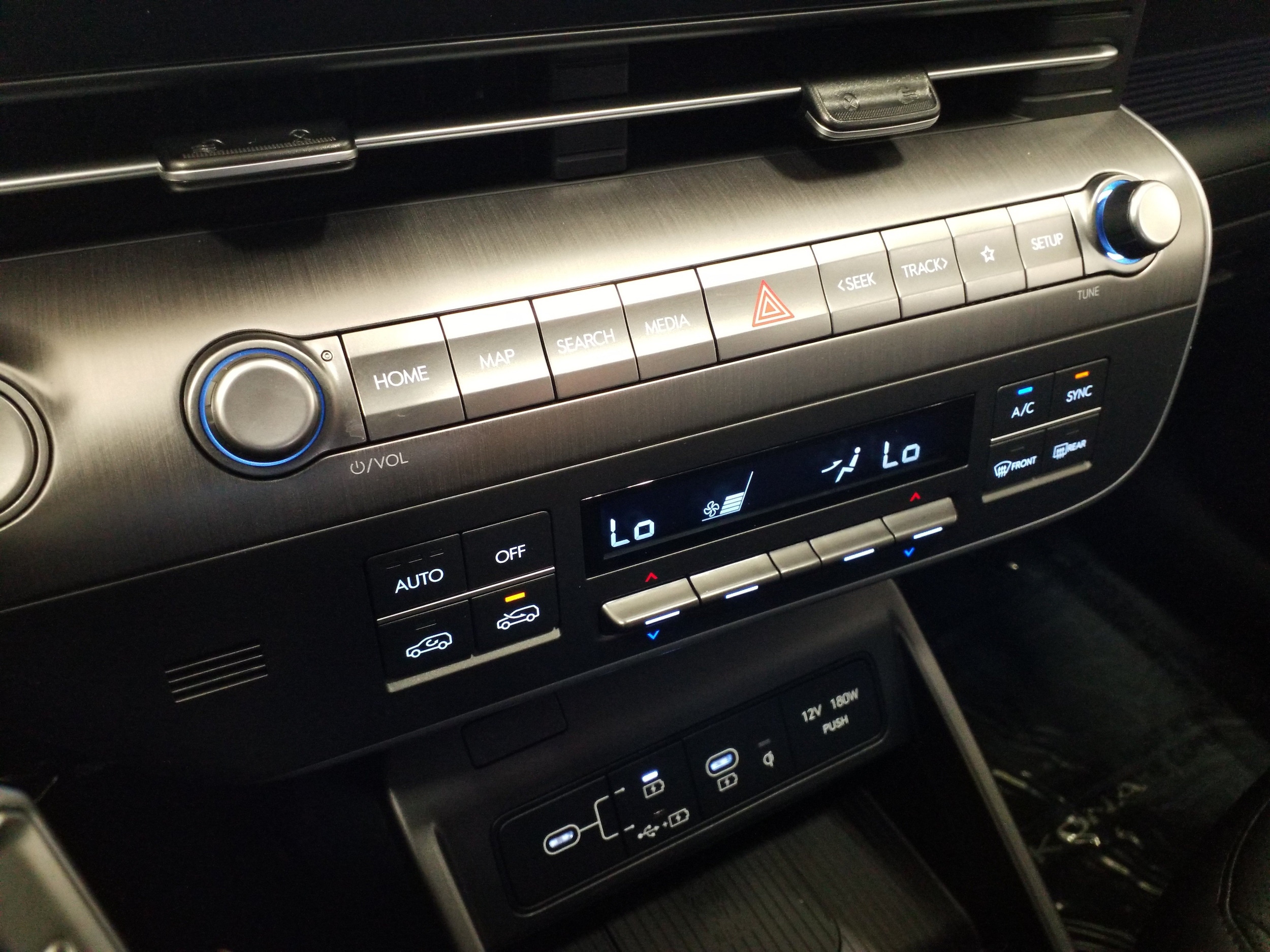 2025 Hyundai Kona Limited - Photo 7