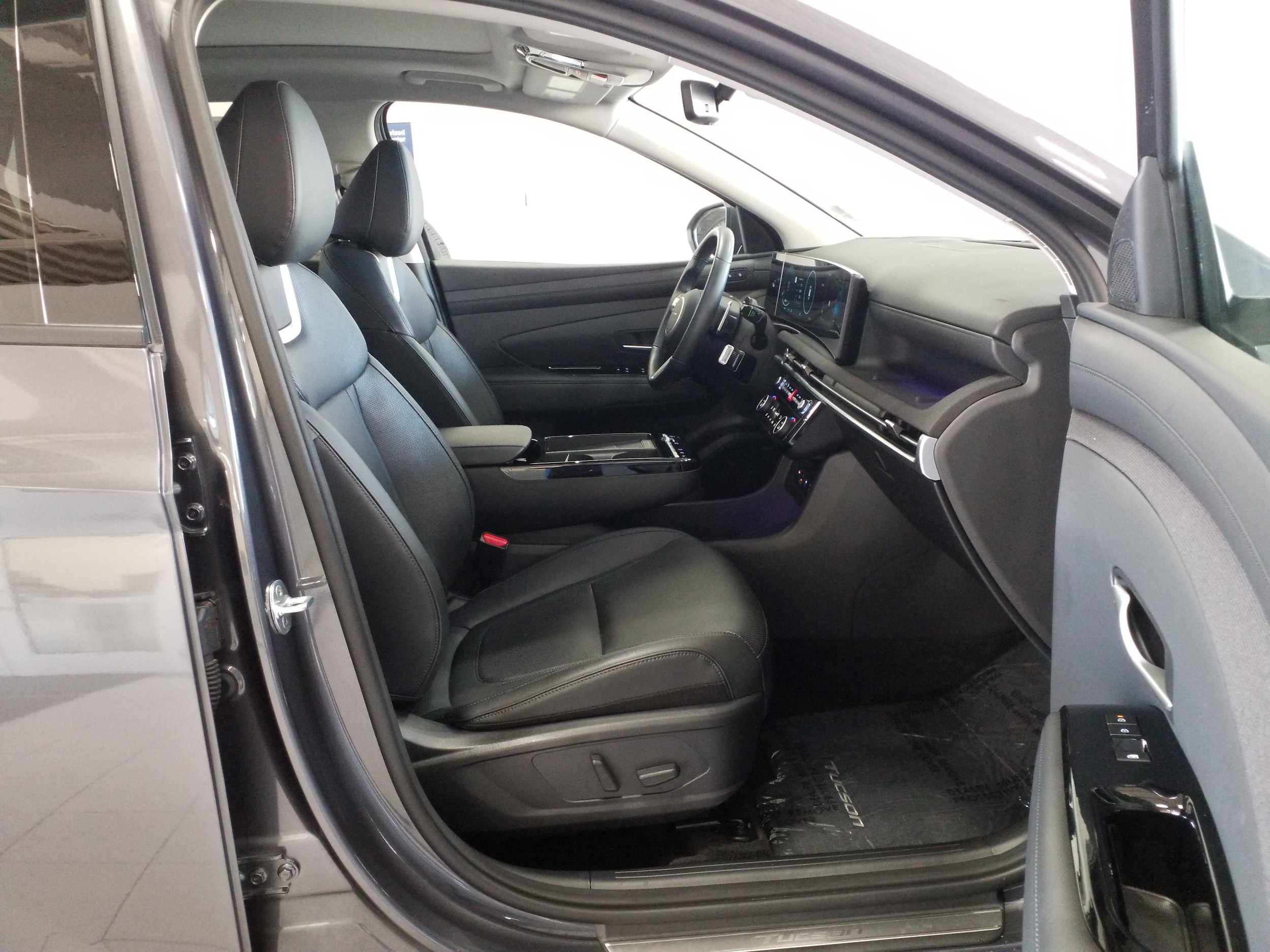 2025 Hyundai Tucson Limited - Photo 16