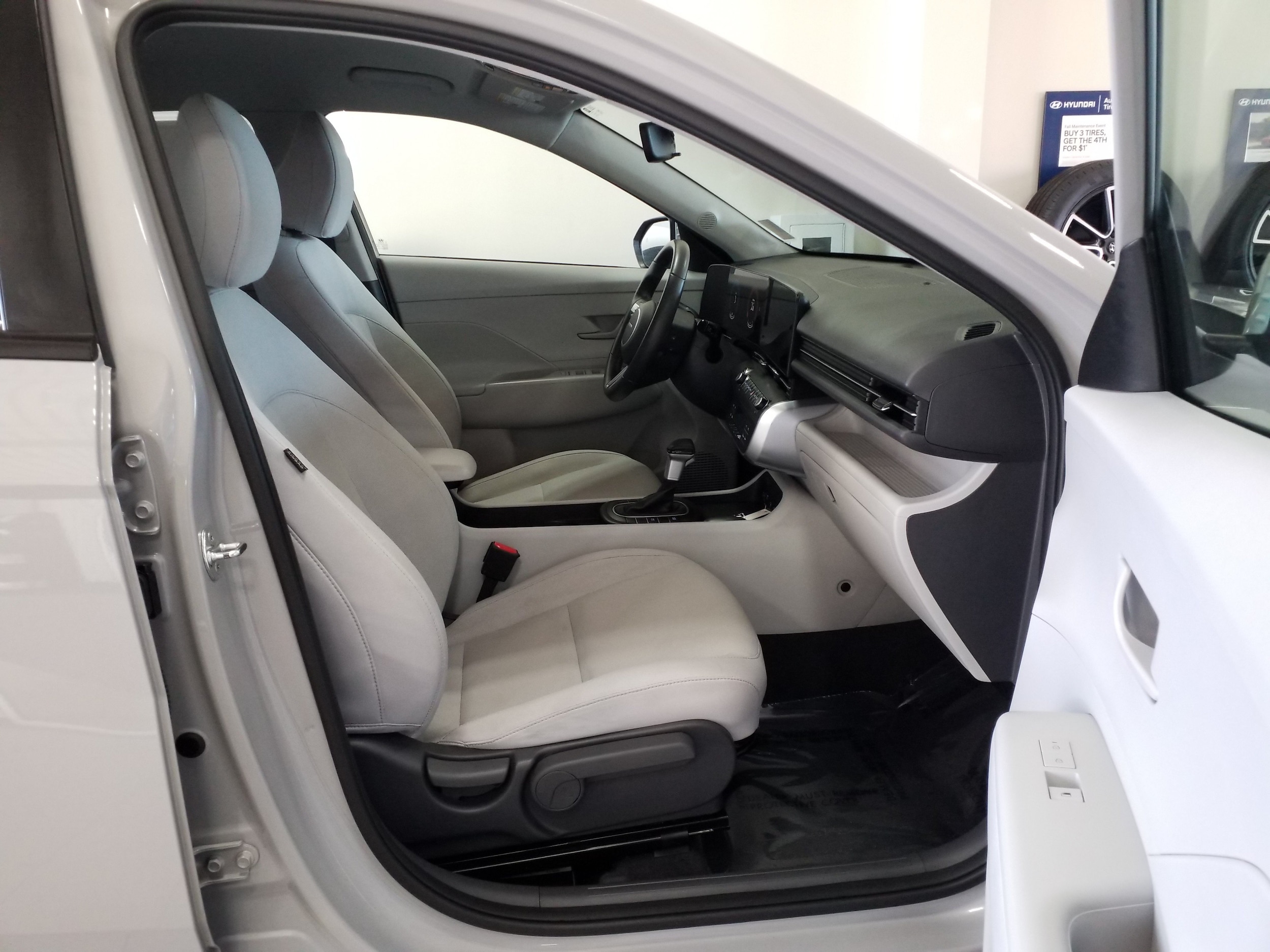 2024 Hyundai Kona SEL - Photo 16
