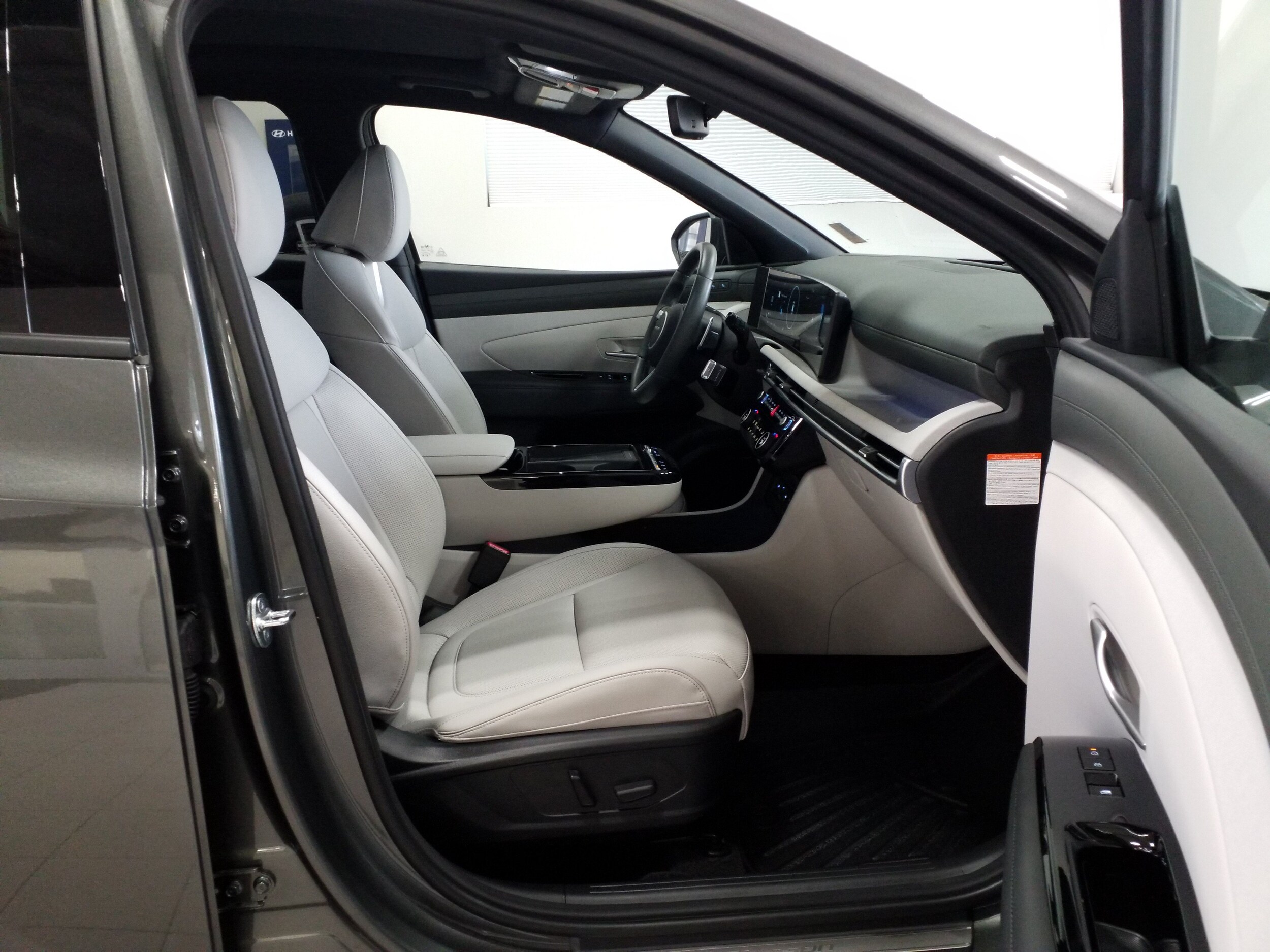 2026 Hyundai Tucson Limited - Photo 16