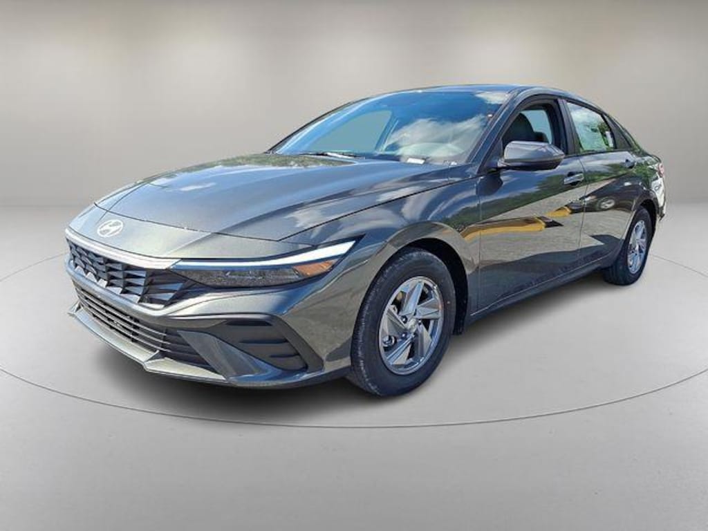 New 2026 Hyundai Elantra SE Sedan