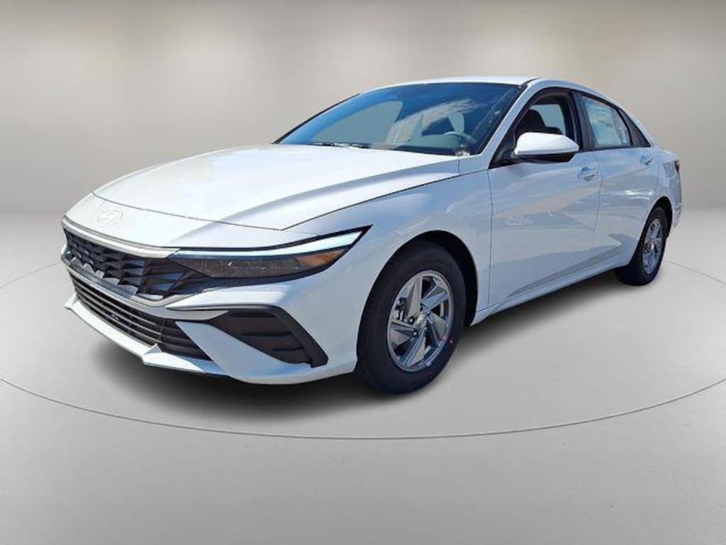 New 2026 Hyundai Elantra SE Sedan