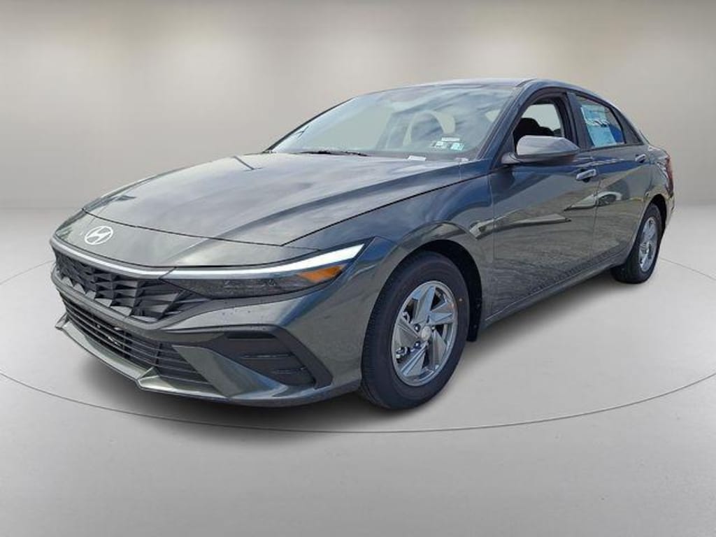 New 2026 Hyundai Elantra SE Sedan