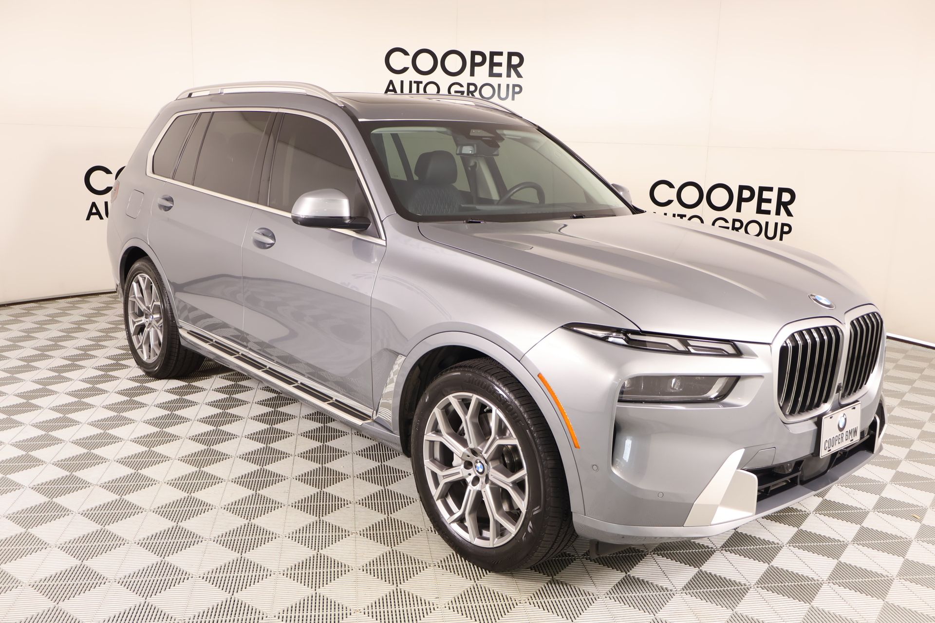 2023 BMW X7 40i