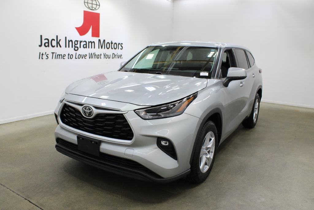 Used 2022 Toyota Highlander LE SUV