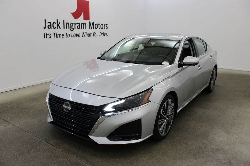 Used 2023 Nissan Altima 2.5 SL Sedan