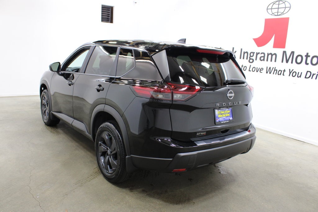 New 2027 Nissan Rogue Dark Armor SUV