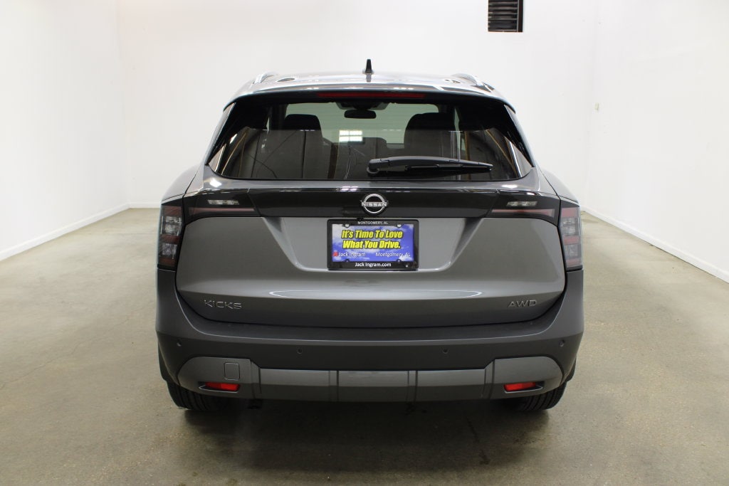 New 2027 Nissan Kicks SR SUV