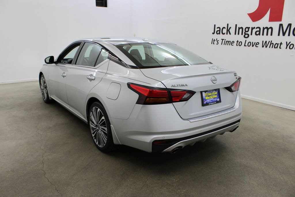 Used 2023 Nissan Altima 2.5 SL Sedan