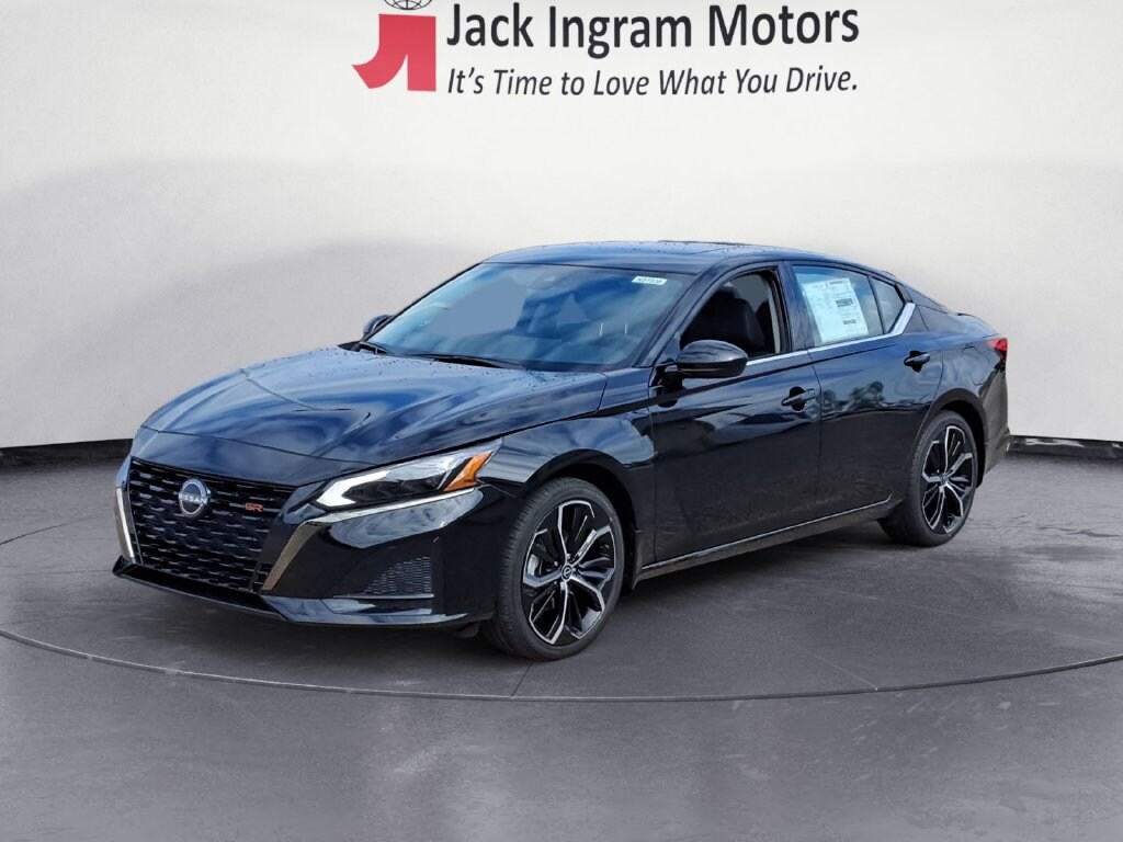 Used 2025 Nissan Altima SR Sedan