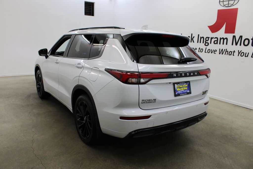 New 2026 Nissan Rogue Plug-In Hybrid Platinum SUV