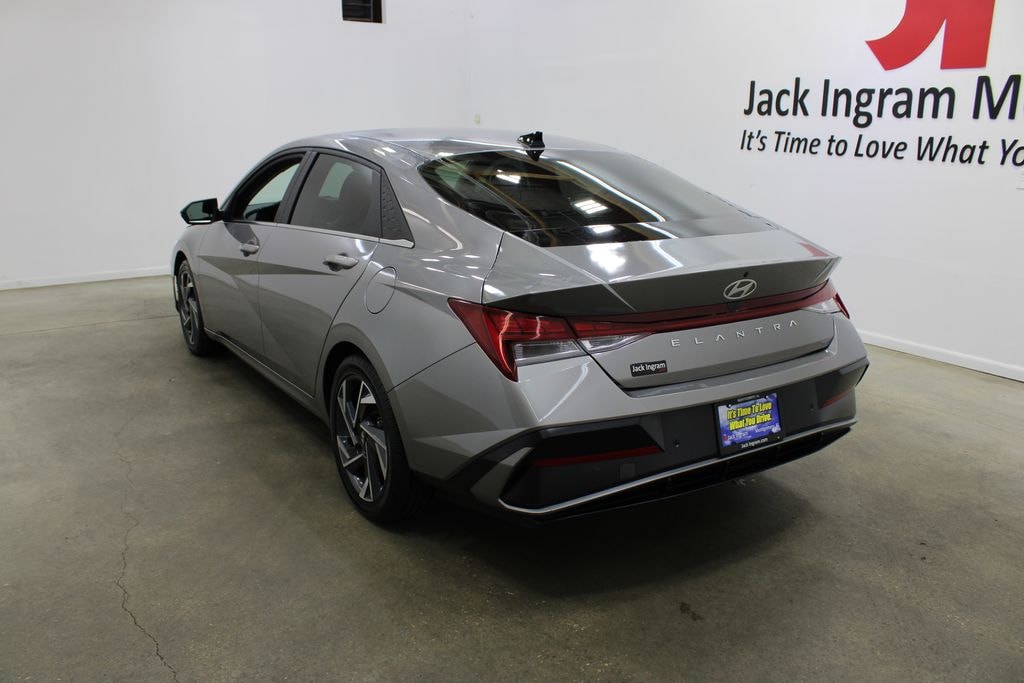 Used 2024 Hyundai Elantra Hybrid Limited Sedan