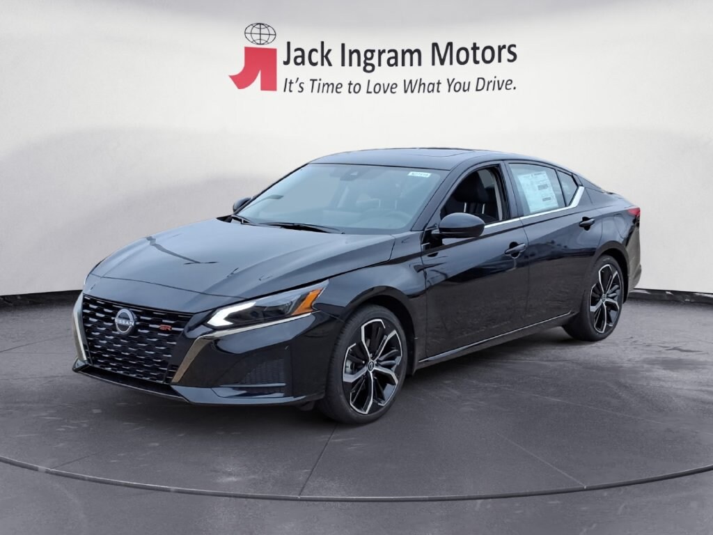 Used 2025 Nissan Altima SR Sedan