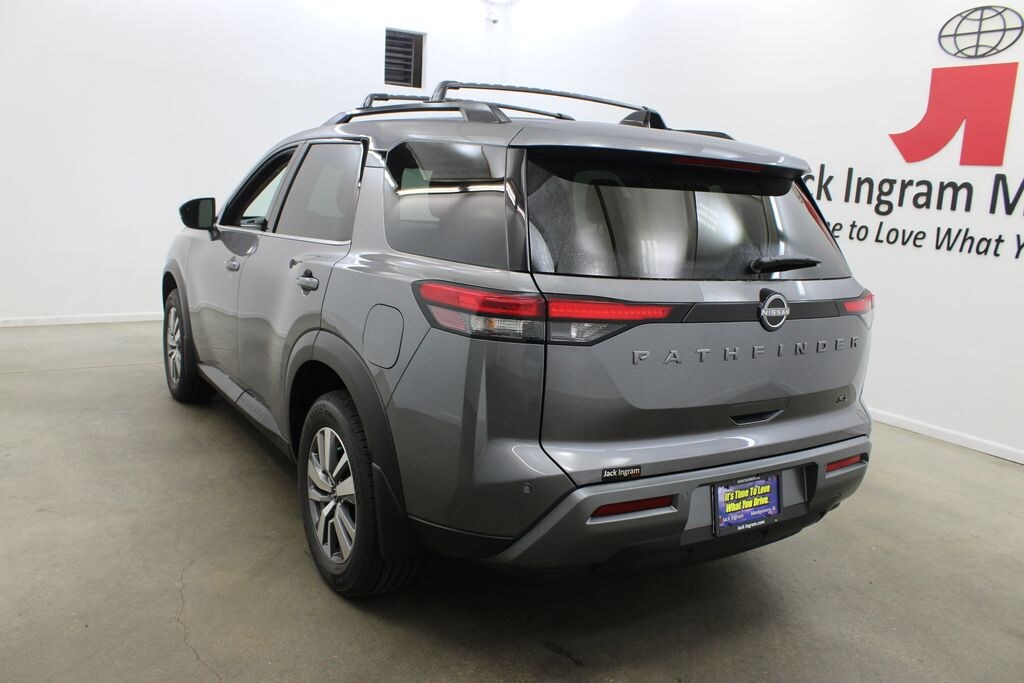 New 2026 Nissan Pathfinder SL SUV