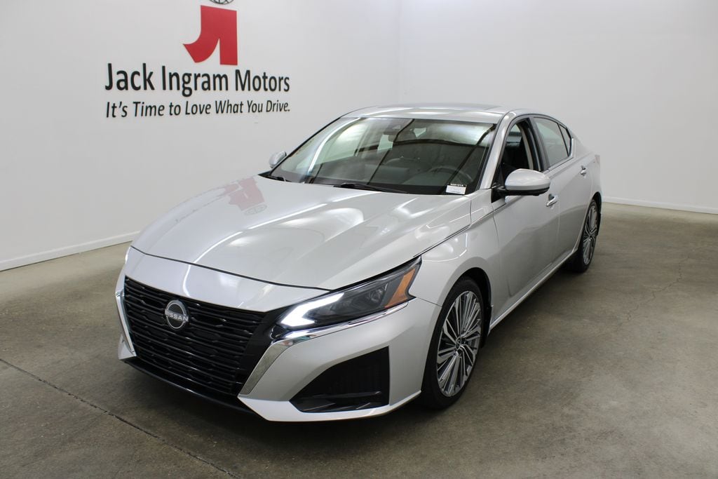 Used 2023 Nissan Altima 2.5 SL Sedan