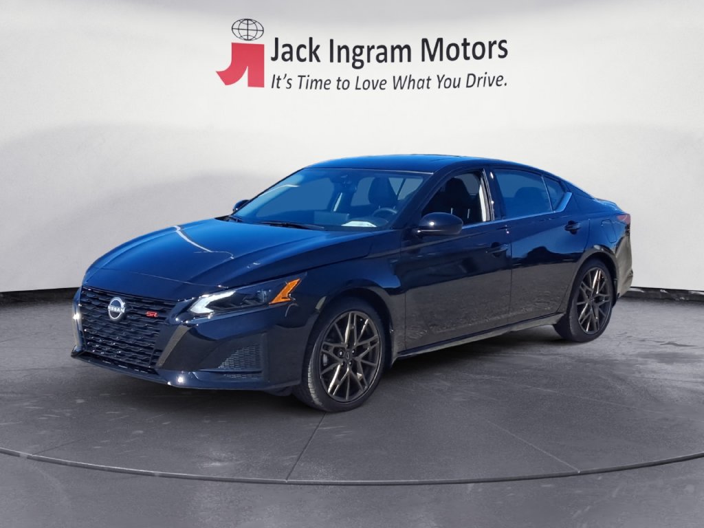 Used 2025 Nissan Altima SR Sedan