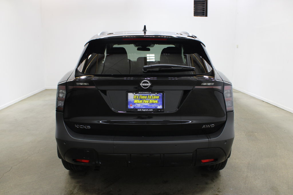 New 2027 Nissan Kicks SR SUV