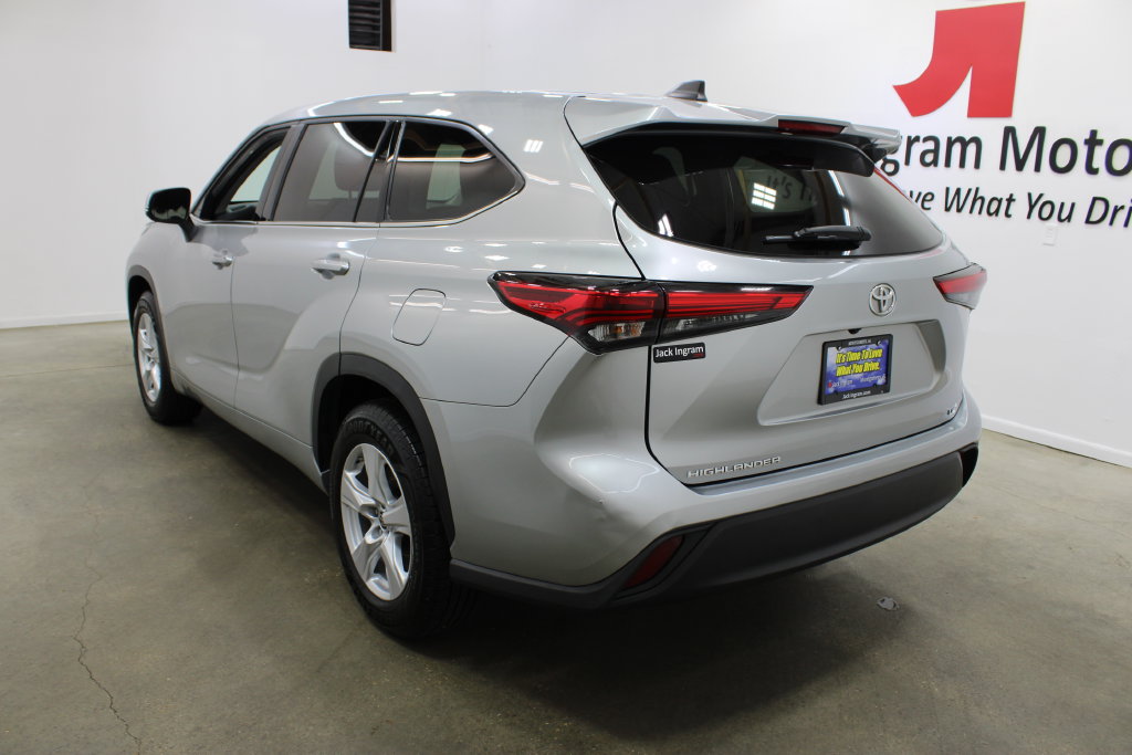 Used 2022 Toyota Highlander LE SUV
