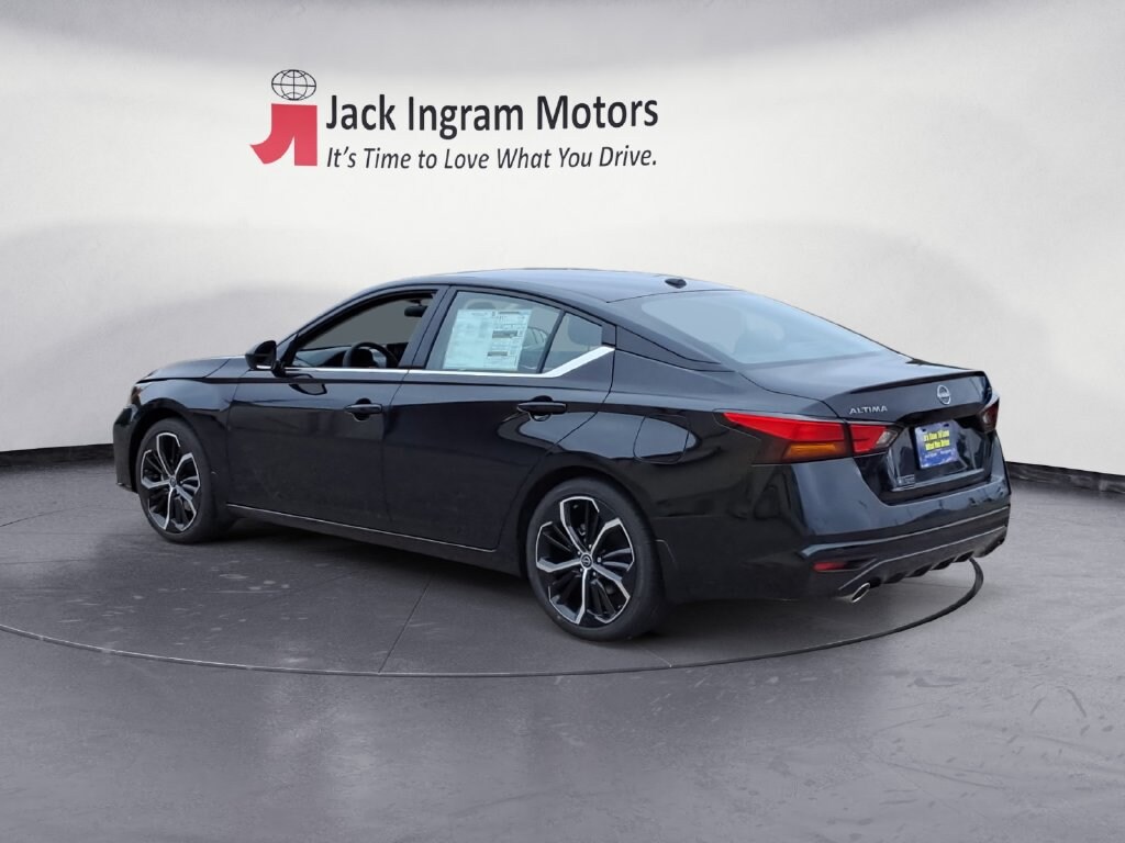 Used 2025 Nissan Altima SR Sedan