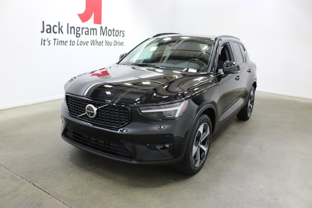 Certified 2026 Volvo XC40 B5 Plus SUV