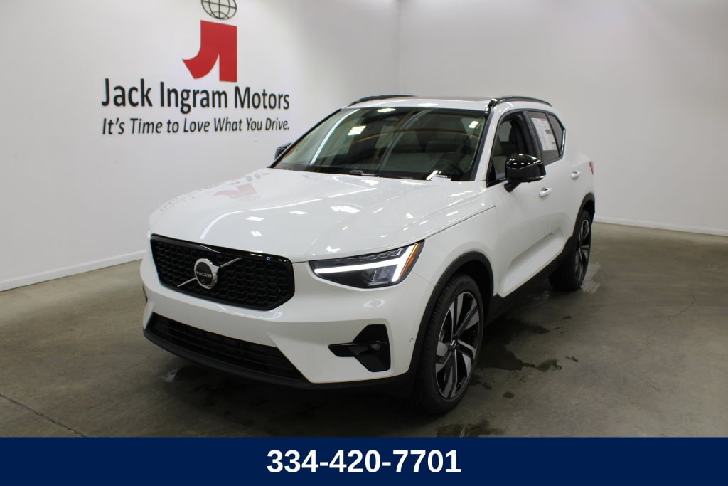 2026 Volvo XC40 Plus