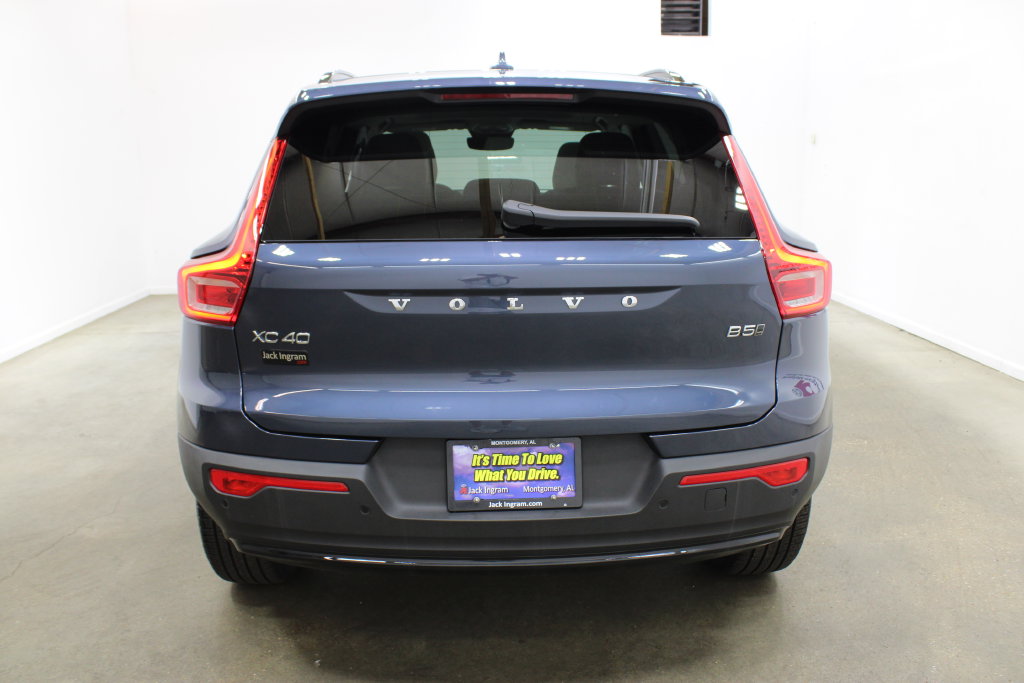 New 2026 Volvo XC40 B5 Plus SUV