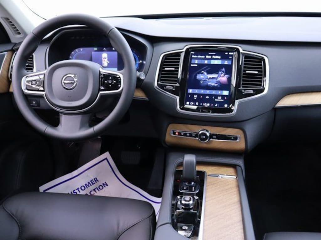 Used 2025 Volvo XC90 plug-in hybrid T8 Plus 7-Seater SUV