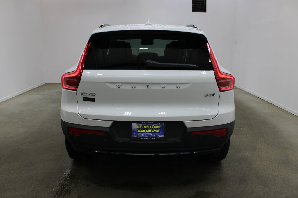New 2026 Volvo XC40 B5 Plus SUV