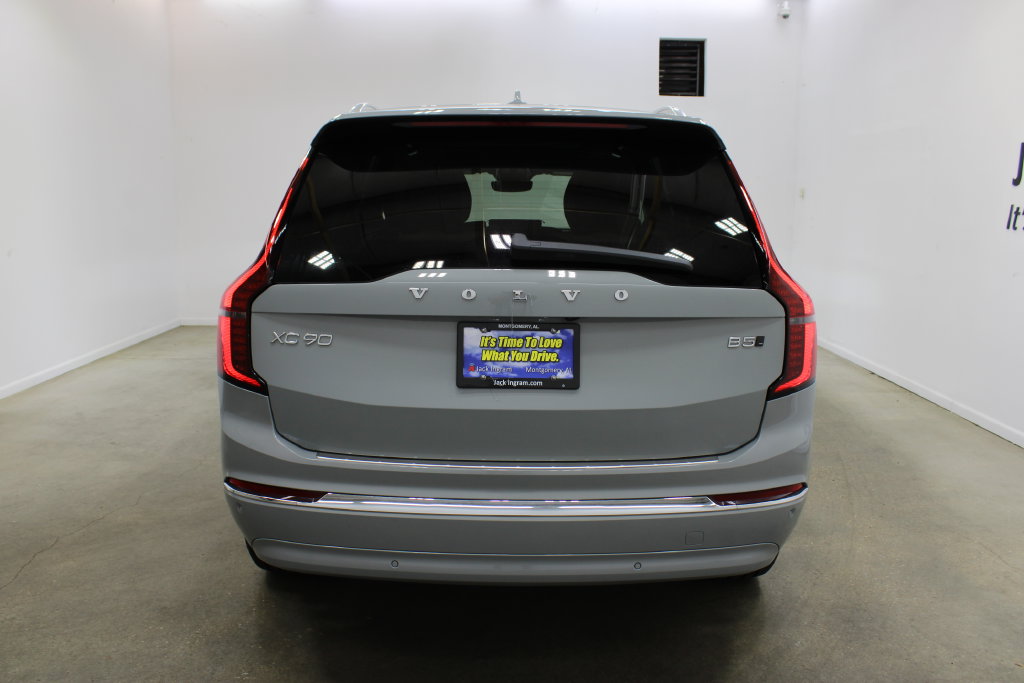 New 2027 Volvo XC90 B5 Core SUV
