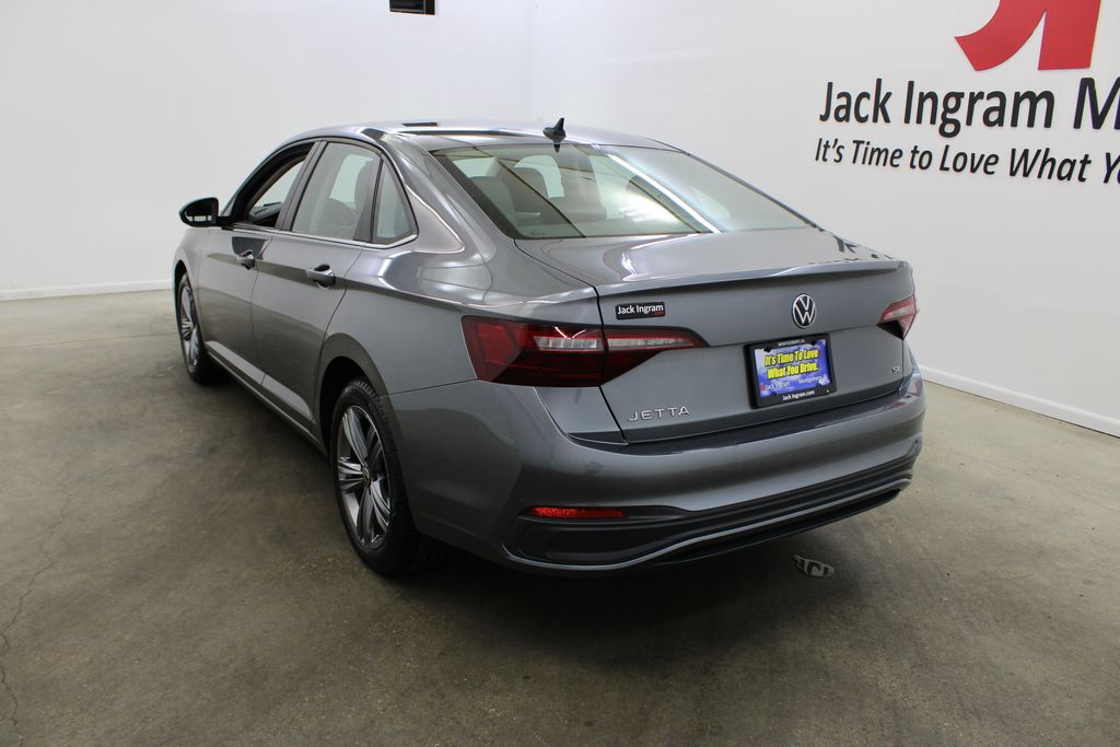 Certified 2024 Volkswagen Jetta 1.5T SE Sedan