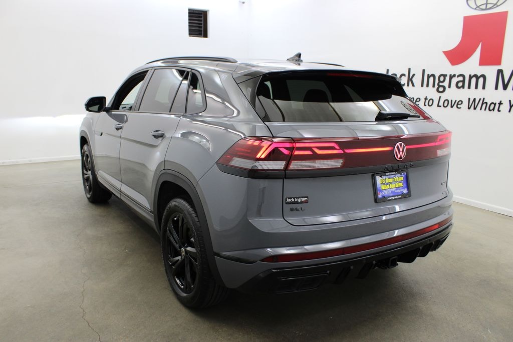 New 2026 Volkswagen Atlas Cross Sport SEL R-Line Black SUV