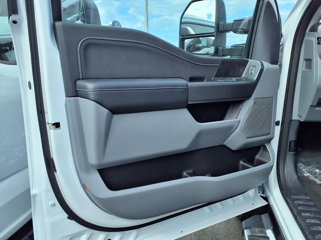 2026 Ford F-350 Super Duty XLT - Photo 7