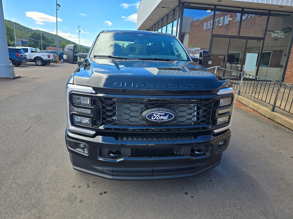New 2027 Ford Super Duty F-250 Lariat TRUCK