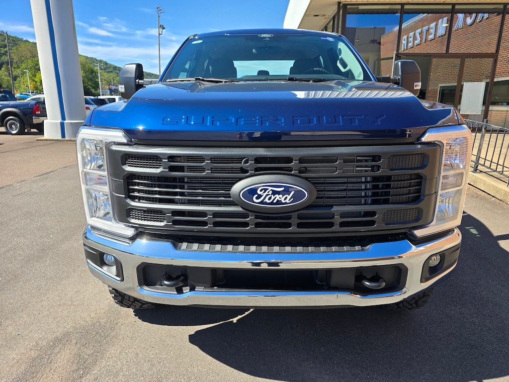 New 2027 Ford F-250 XL Crew Cab TRUCK