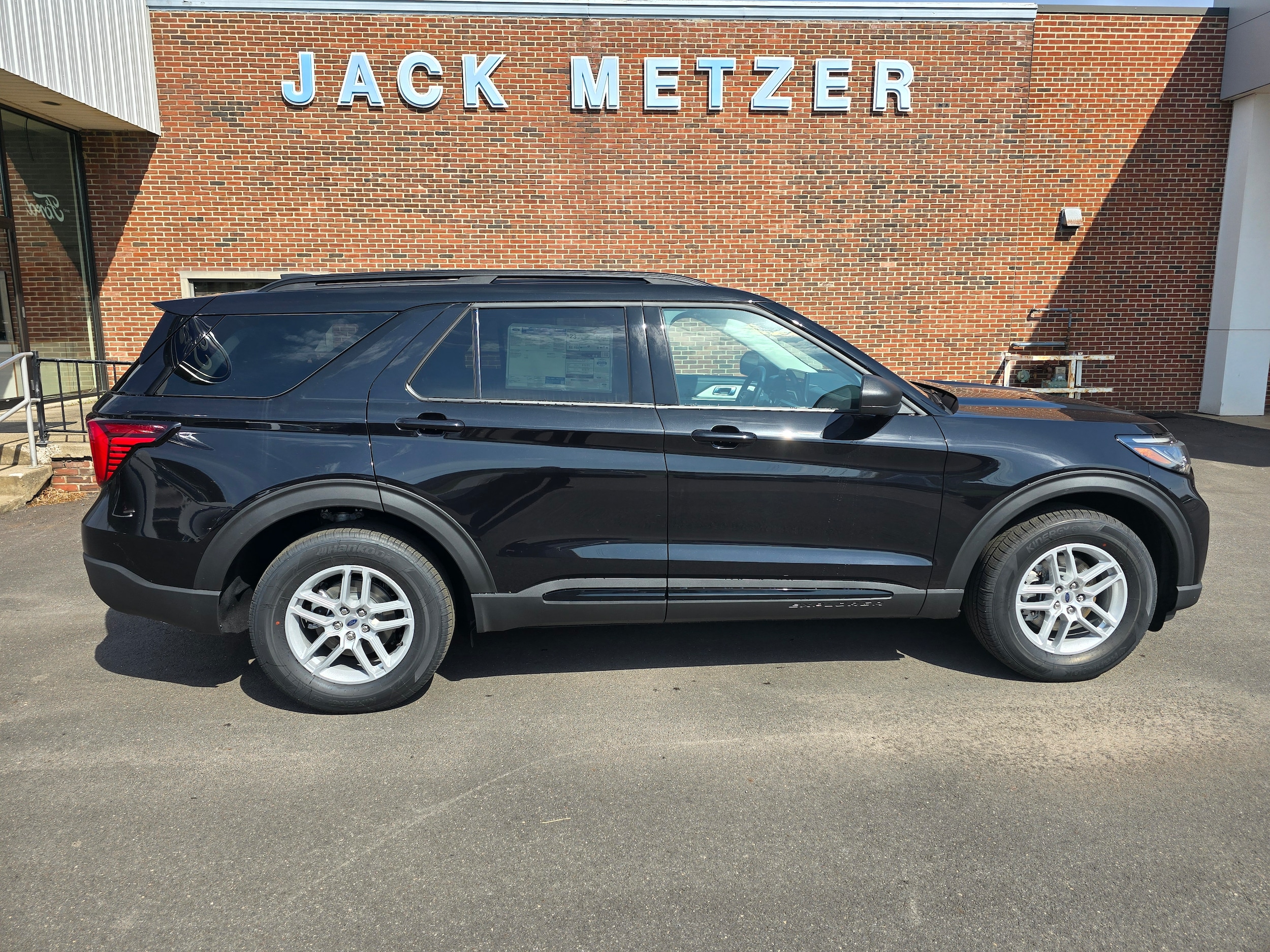 2026 Ford Explorer Active - Photo 8