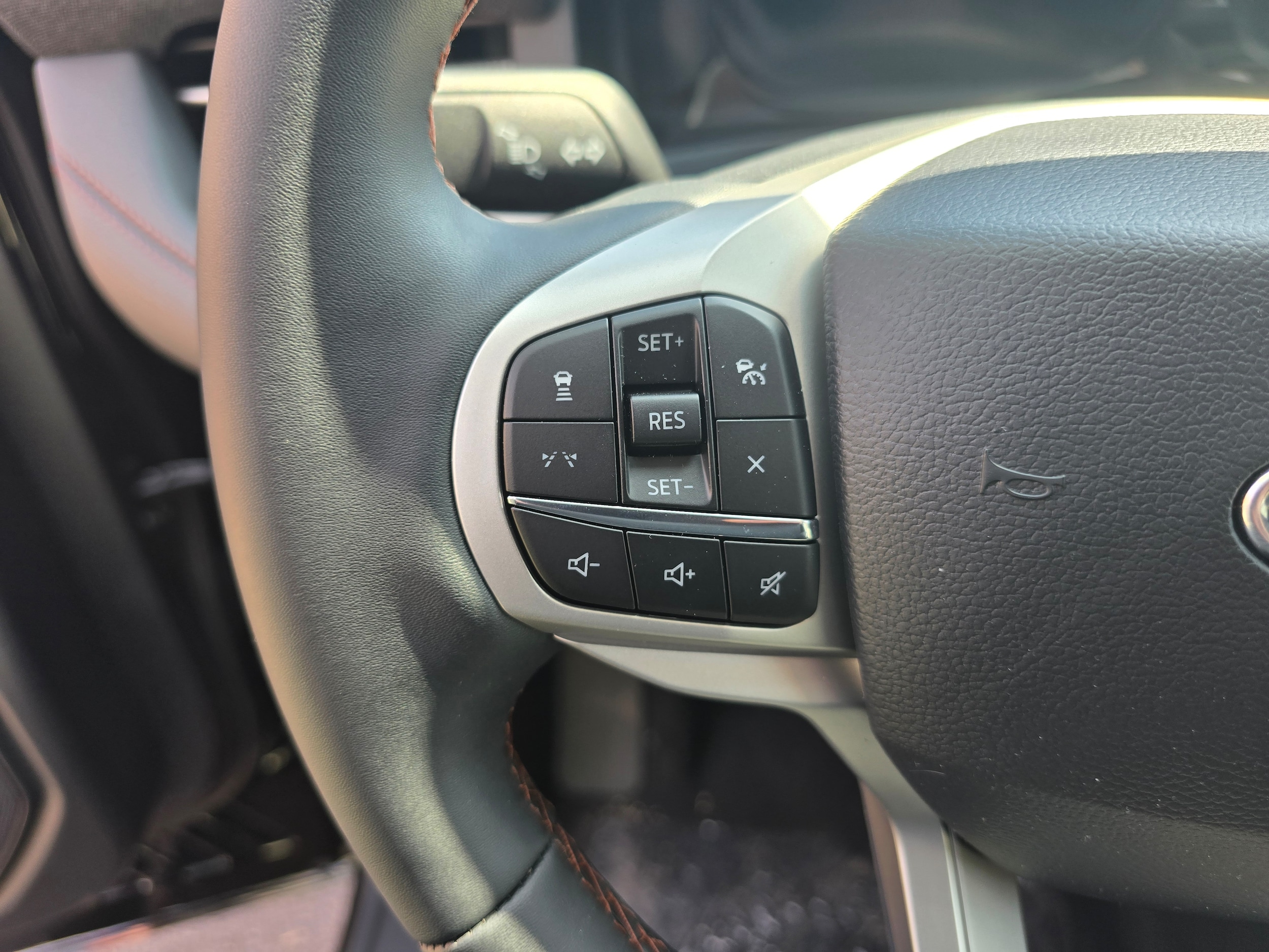 2026 Ford Explorer Active - Photo 15