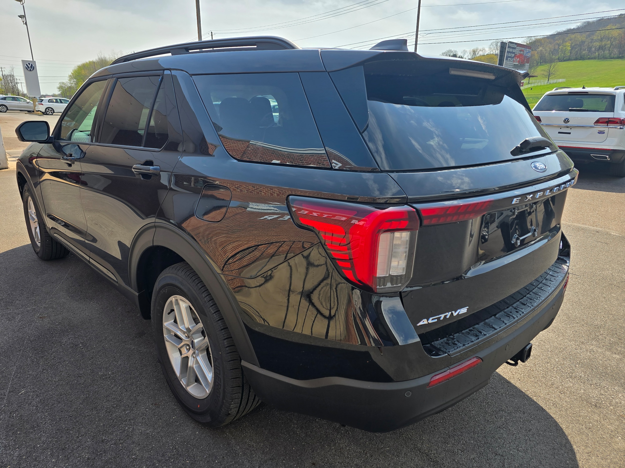 2026 Ford Explorer Active - Photo 5