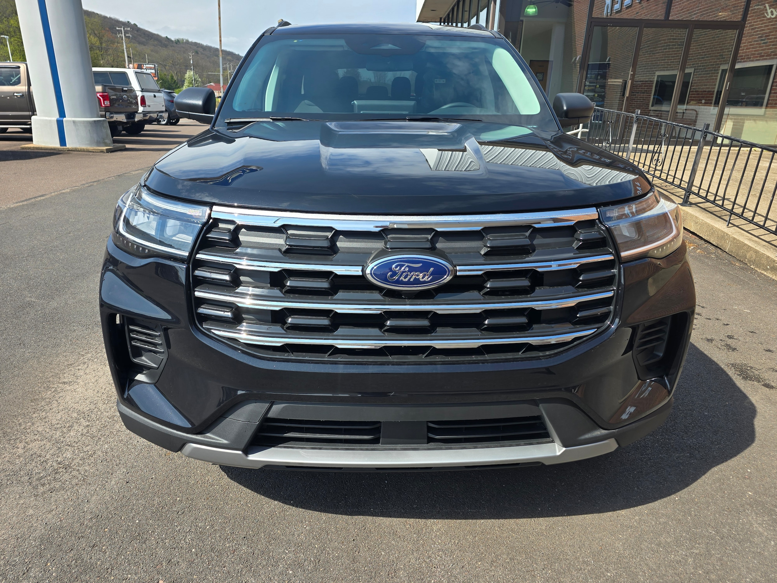 2026 Ford Explorer Active - Photo 2