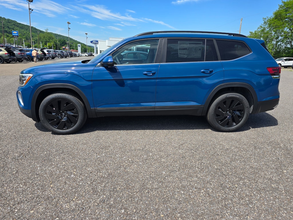 New 2026 Volkswagen Atlas SE w/Technology SUV