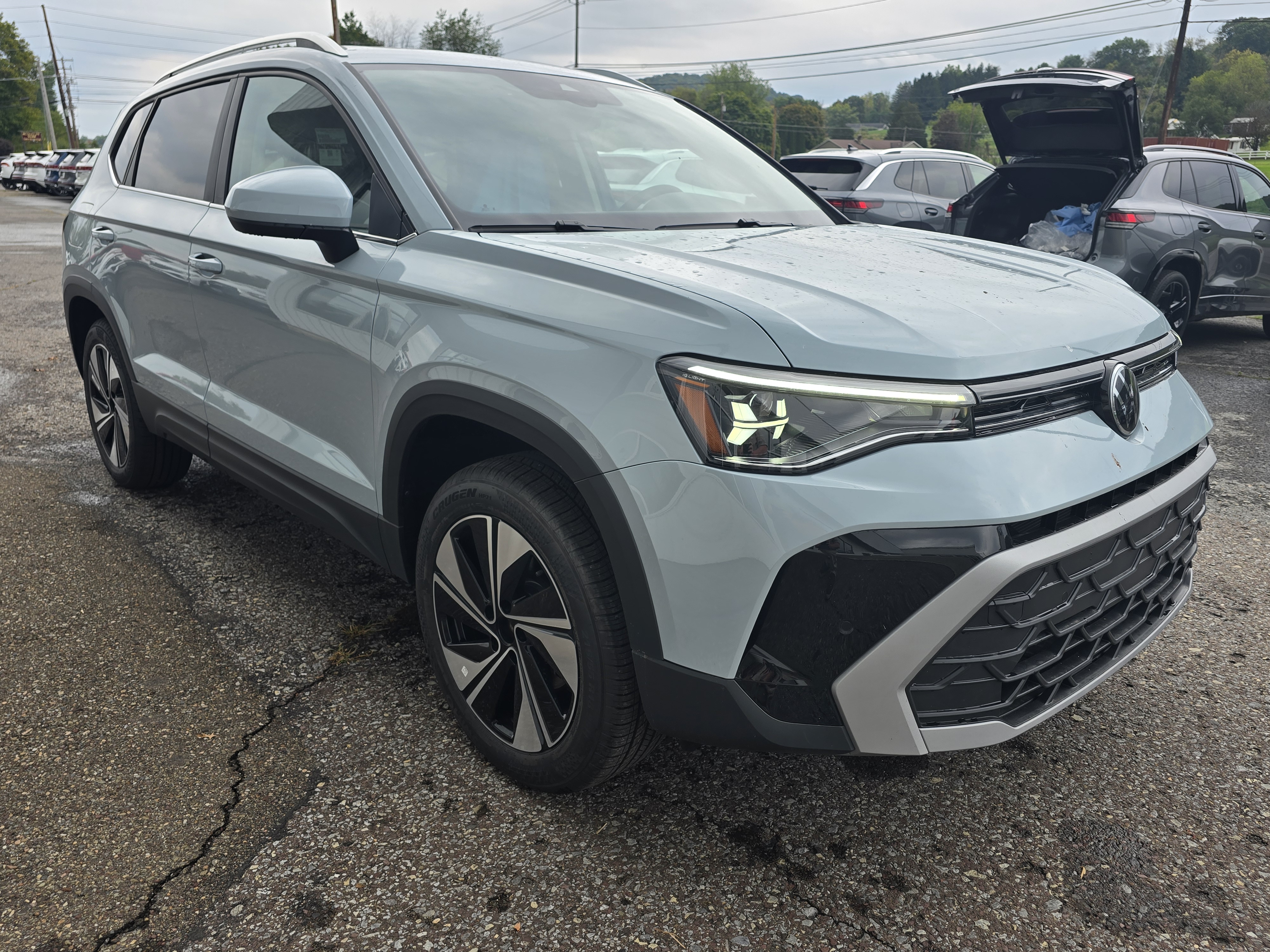 2027 Volkswagen Taos SE SE 4MOTION