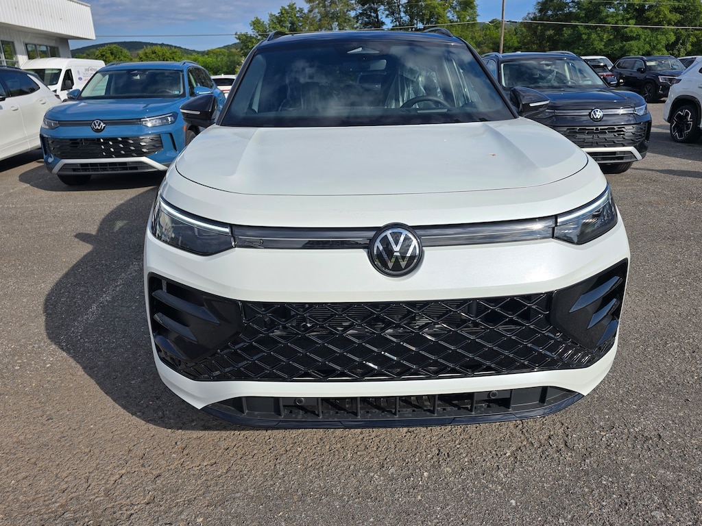 New 2026 Volkswagen Tiguan SE R-Line Black SUV
