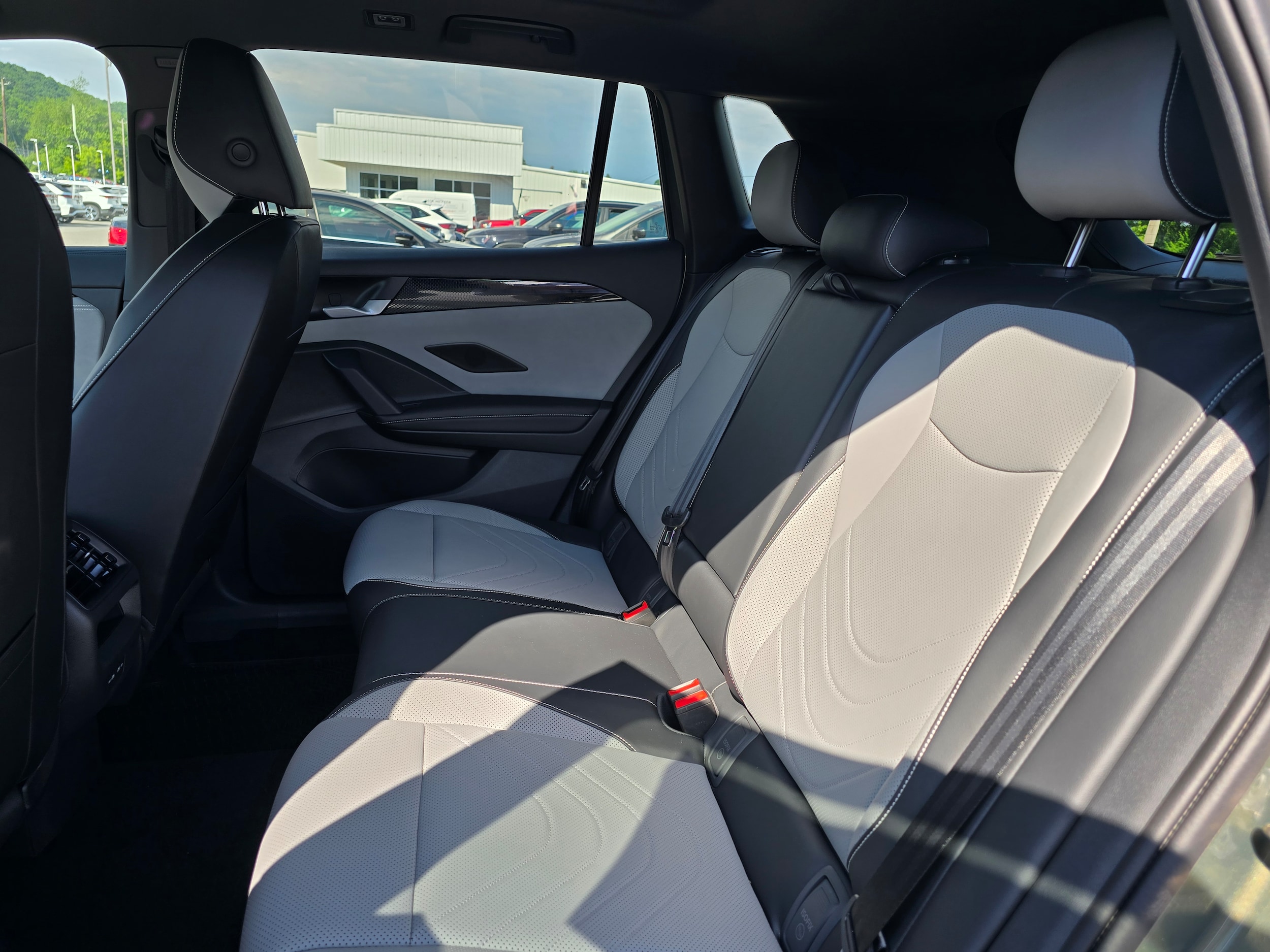 2026 Volkswagen Tiguan SE R-LINE BLACK - Photo 10