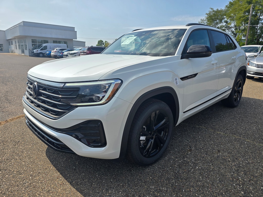 New 2026 Volkswagen Atlas Cross Sport SEL R-Line Black SUV