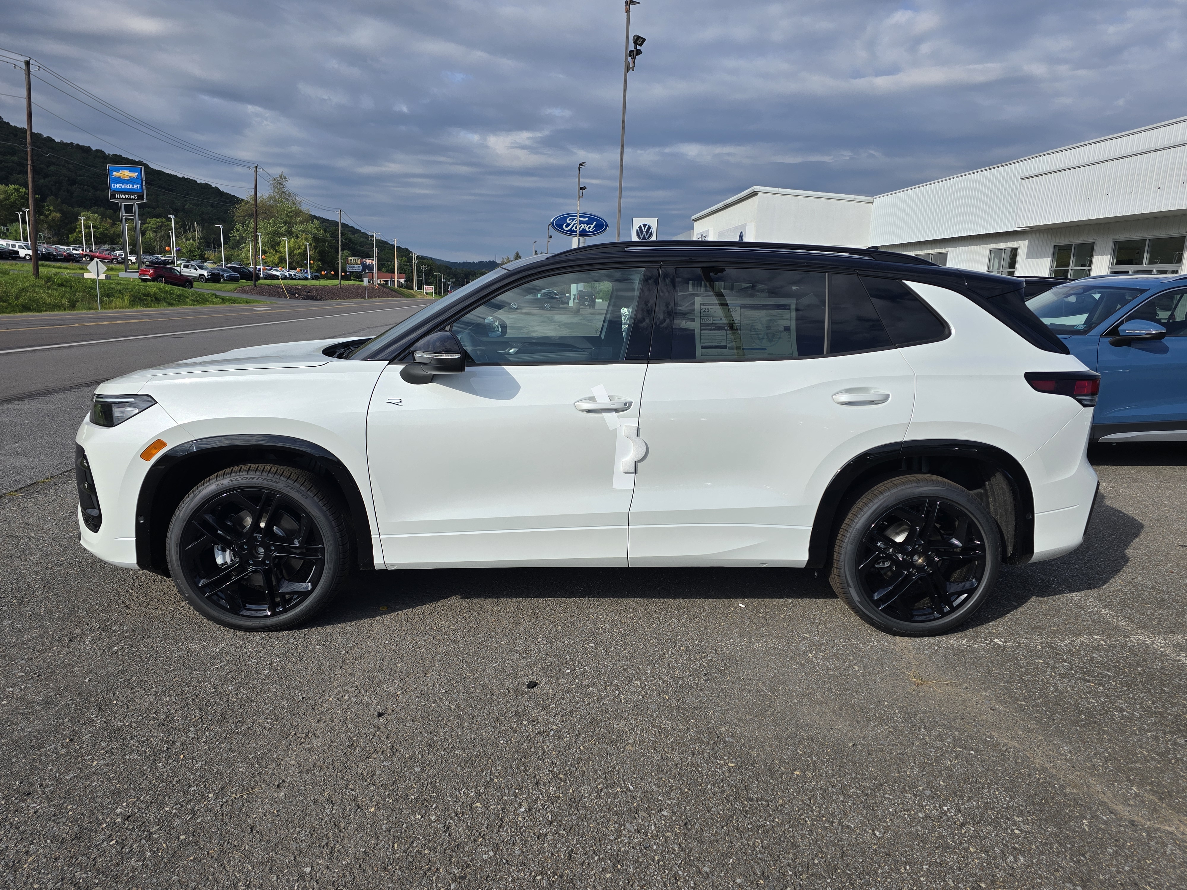 New 2026 Volkswagen Tiguan SE R-Line Black SUV