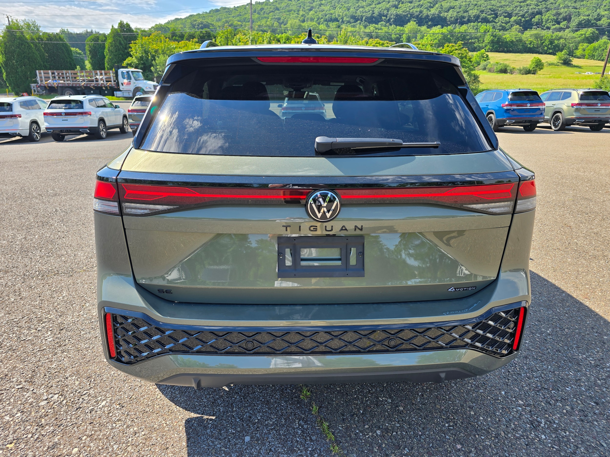 2026 Volkswagen Tiguan SE R-LINE BLACK - Photo 6