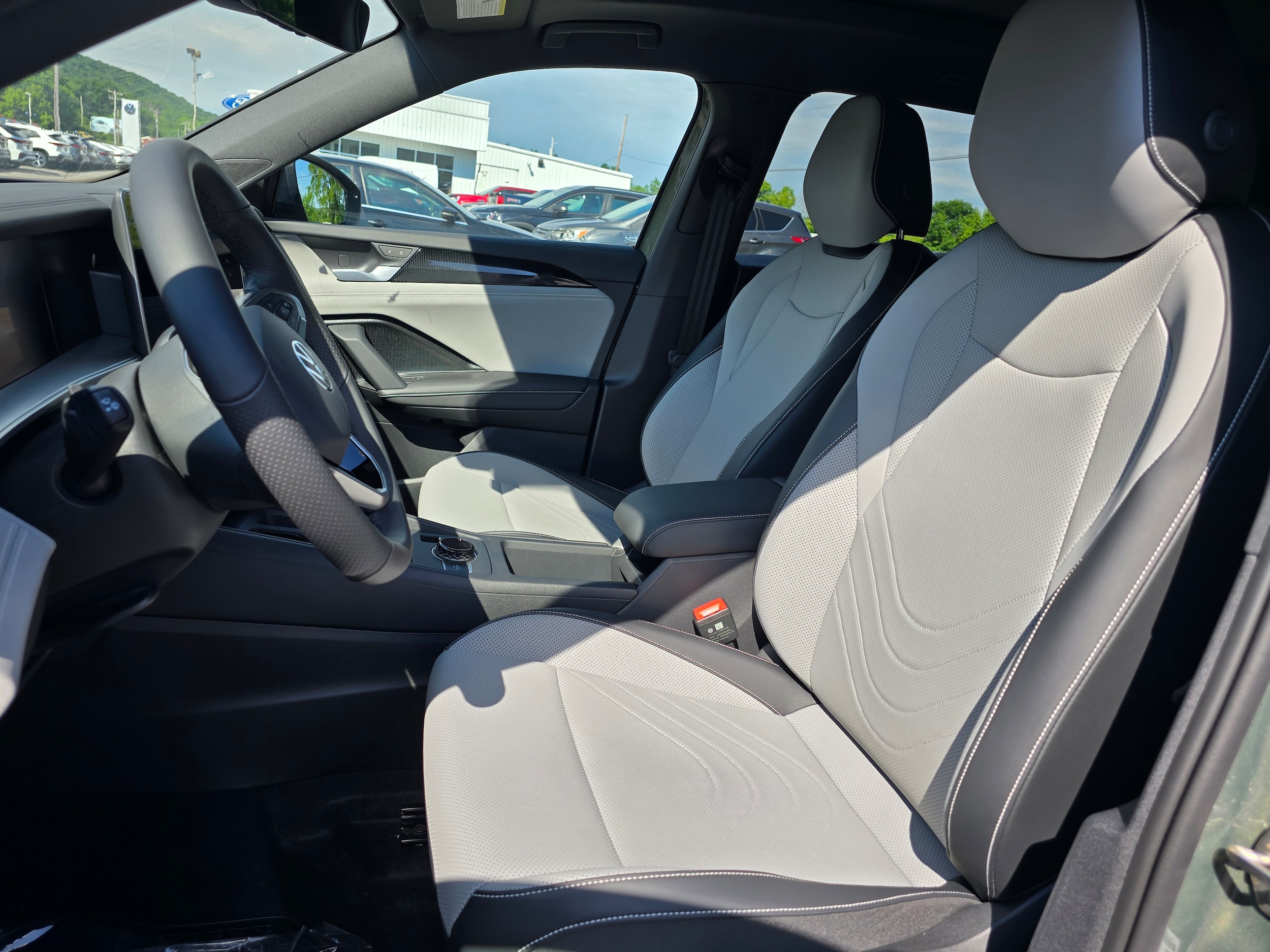2026 Volkswagen Tiguan SE R-LINE BLACK - Photo 9