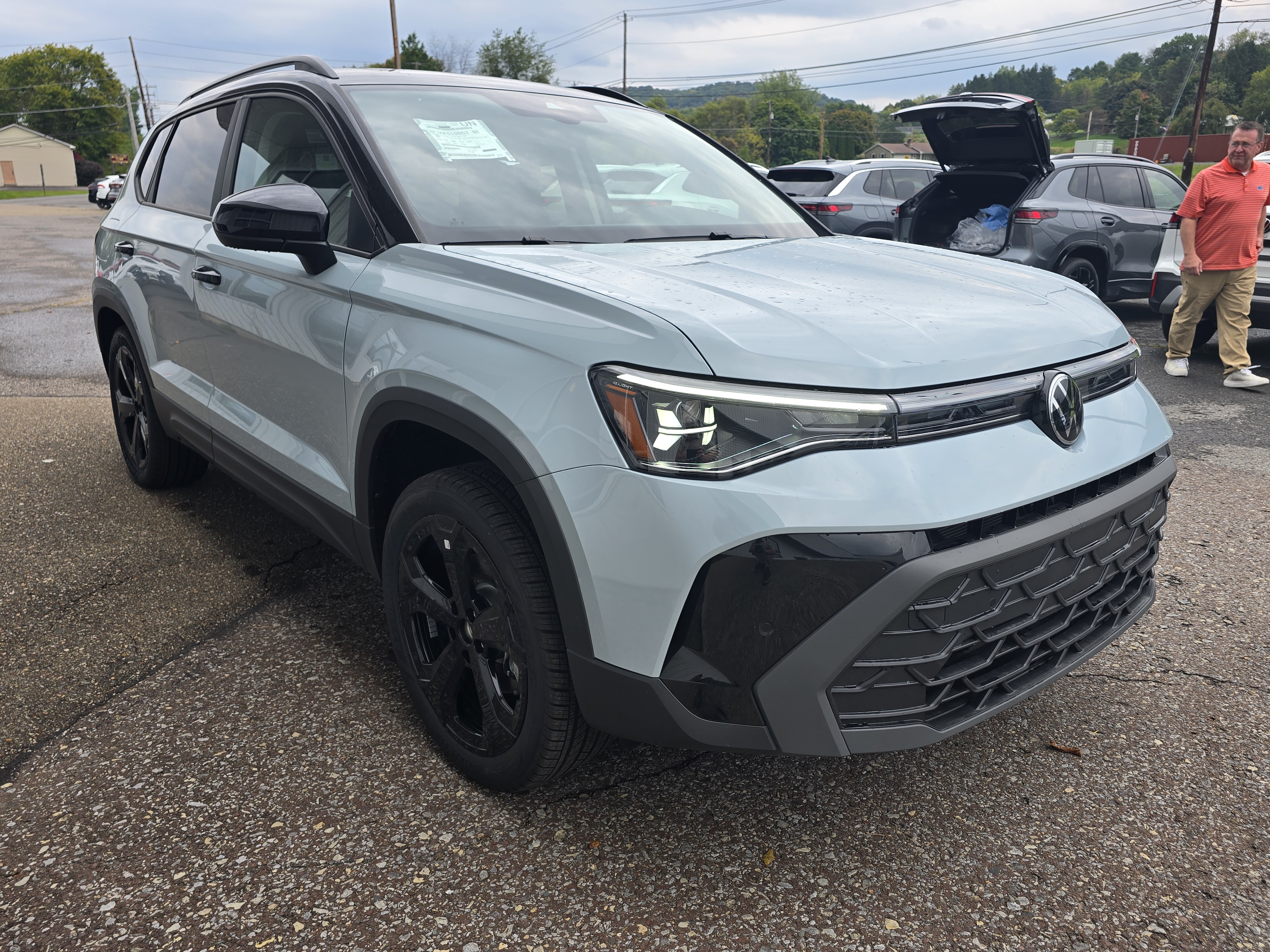 2027 Volkswagen Taos SE Black SE Black 4MOTION