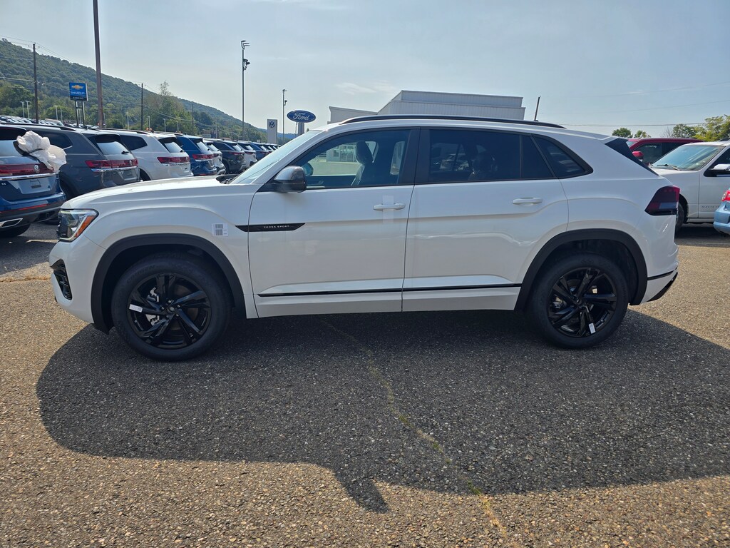 New 2026 Volkswagen Atlas Cross Sport SEL R-Line Black SUV