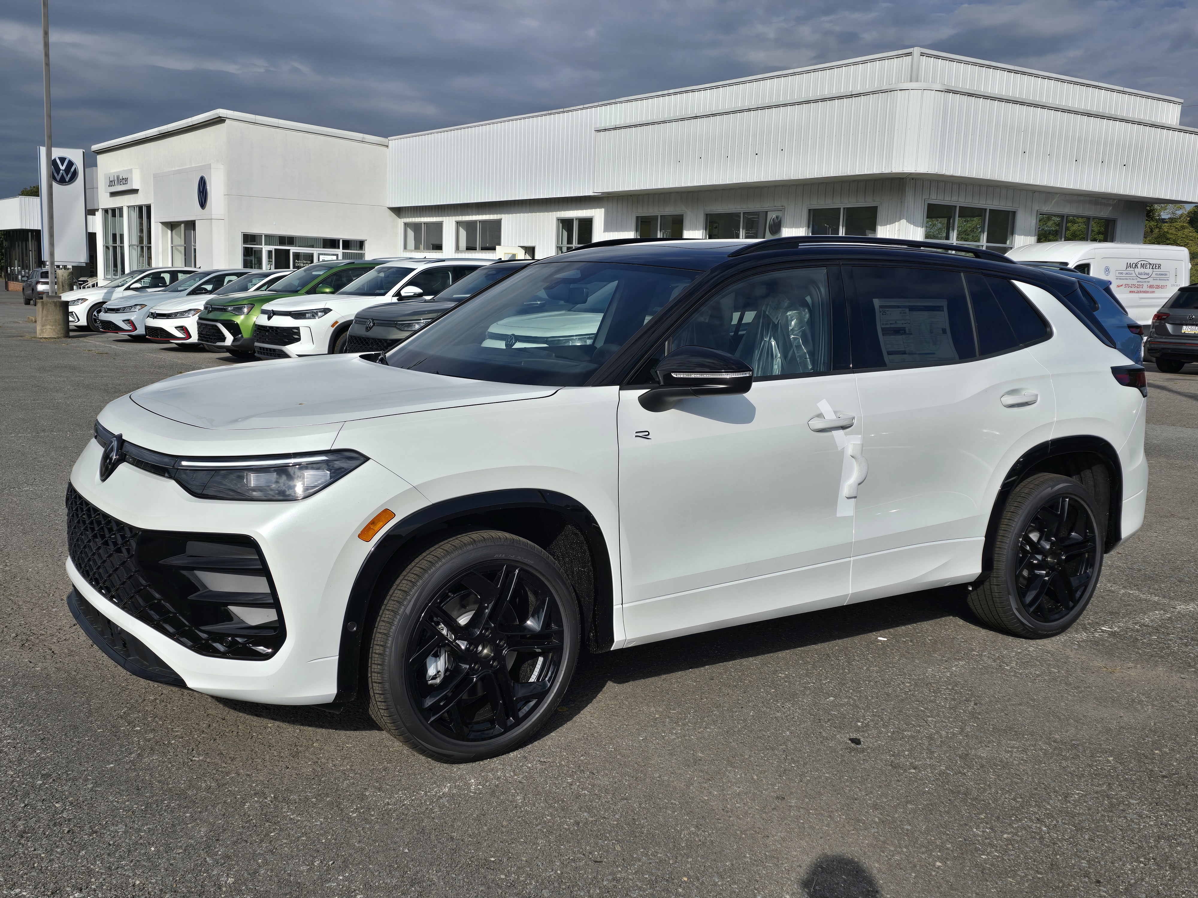 New 2026 Volkswagen Tiguan SE R-Line Black SUV